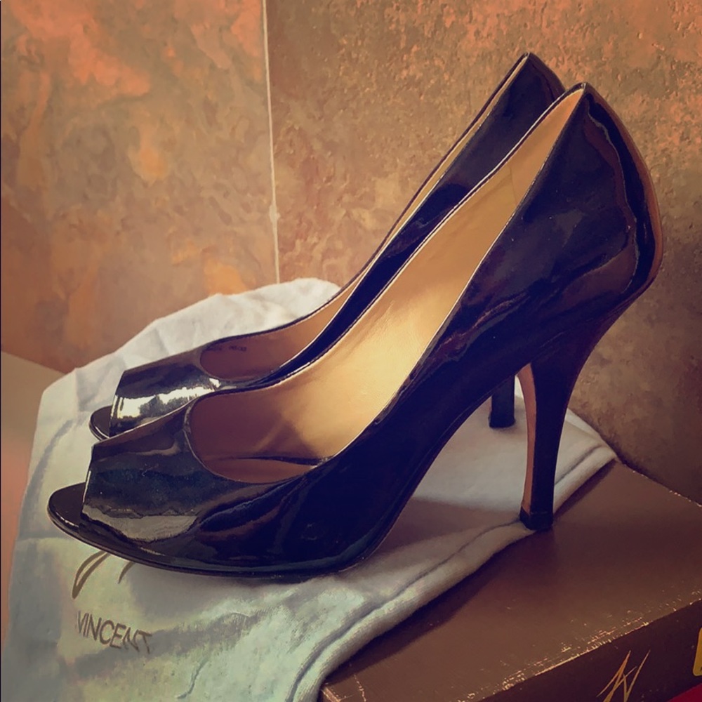 J Vincent Peep Toe Heel Size 8 Black 4 inch